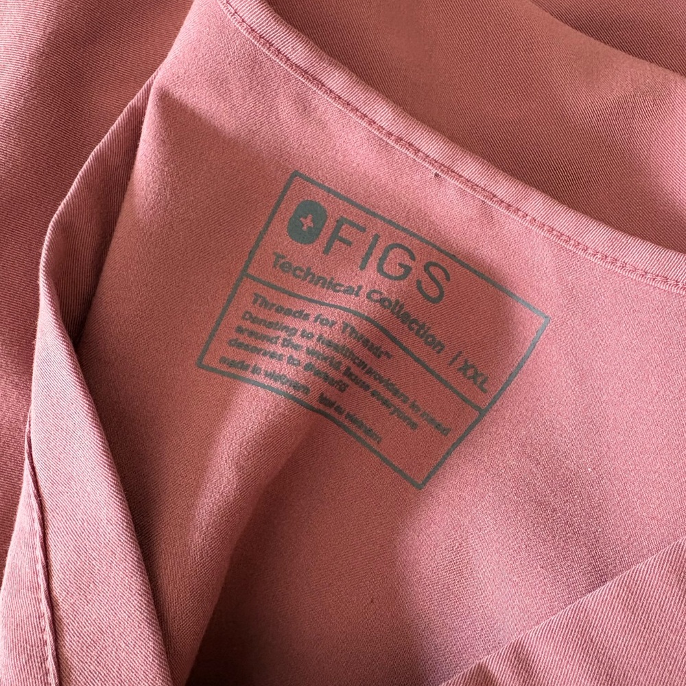 FIGS Scrub Set - Picture 4 of 6